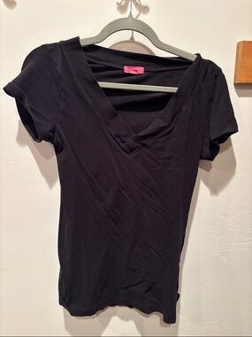 Zenana  Black V-Neck Short Sleeve Tee